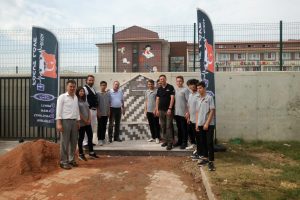 Bursa'da &ouml;ğrenciler i&ccedil;in hayrat yaptırdılar