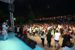 Ey&uuml;psultan'da Karadeniz r&uuml;zgarı esti