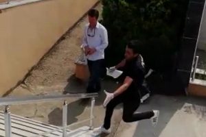 Sınav giriş belgesini unutan &ouml;ğrencinin yardımına polis yetişti