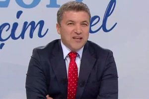 Tarihi yayının moderat&ouml;r&uuml; K&uuml;&ccedil;&uuml;kkaya'ya eleştiri