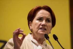 Akşener: Erdoğan'ın dediğinin dışına ne Yıldırım ne Bah&ccedil;eli &ccedil;ıkabilir