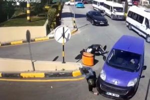 Feci kaza g&uuml;venlik kameralarına yansıdı