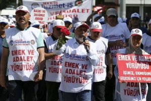 Hak-İş'ten CHP Genel Merkezi'ne 'Emek ve Adalet Y&uuml;r&uuml;y&uuml;ş&uuml;'