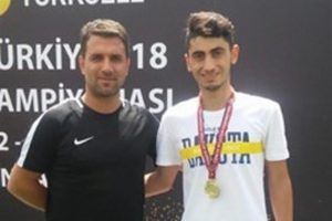 Serhat G&ouml;ng&ouml;r T&uuml;rkiye'de y&uuml;r&uuml;y&uuml;ş şampiyonu oldu