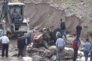 Sele kapılan trakt&ouml;rler kullanılamaz halde bulundu