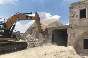 Nevşehir'de 16 metruk bina yıkıldı