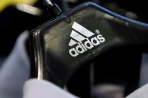 Litvanya'dan Adidas'a "SSCB semboll&uuml; kıyafetleri satıştan kaldırın" &ccedil;ağrısı