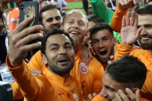 Sel&ccedil;uk İnan'dan flaş s&ouml;zleşme a&ccedil;ıklaması!