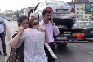 E-5'te zincirleme kaza: G&ouml;zyaşlarına boğuldu