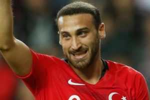 Borussia Dortmund Cenk Tosun'un peşinde