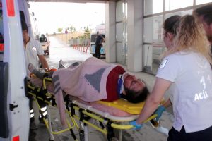 9 aylık hamile eşini hastaneye yetiştirmek isterken kaza yaptı: 5 yaralı