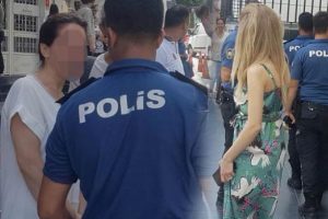 Platonik aşık dehşet sa&ccedil;tı!