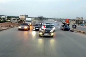 D&uuml;ğ&uuml;n konvoyunda makas ve ters şerit dehşeti