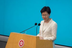 Hong Kong liderinden bir &ouml;z&uuml;r daha!