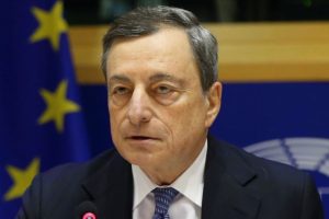 Draghi: Faiz indirimi ve parasal genişleme, ECB ara&ccedil; setinin bir par&ccedil;ası