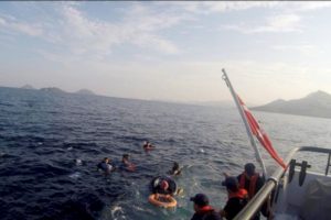 12 m&uuml;ltecinin &ouml;ld&uuml;ğ&uuml; tekne faciasında 5 g&ouml;zaltı