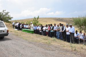 Balkonda vurulan AK Parti'li meclis &uuml;yesi toprağa verildi