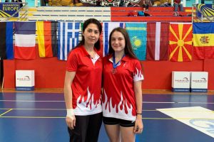 Milli badmintoncu Bursa'ya g&uuml;m&uuml;ş madalya ile d&ouml;nd&uuml;