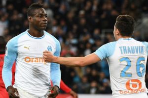 Mario Balotelli, Parma'ya imza atıyor