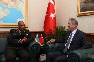 Bakan Akar, Ruanda Genelkurmay Başkanı'nı ağırladı