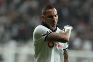 Quaresma gemileri yaktı!