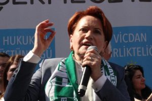 Akşener: Kendisini babamız gibi hissediyor
