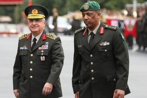 Orgeneral G&uuml;ler Ruanda Genelkurmay Başkanı ile g&ouml;r&uuml;şt&uuml;
