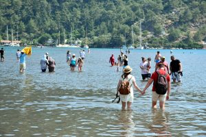 Kızkumu'na turist yağıyor