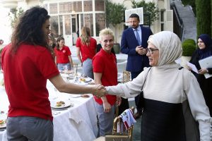 Emine Erdoğan, A Milli Kadın Basketbol Takımı ile buluştu