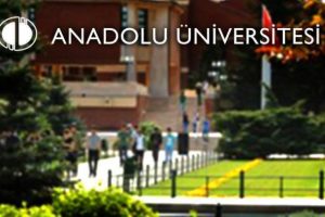 Anadolu &Uuml;niversitesinden Balkanlar'da dijital eğitim a&ccedil;ılımı