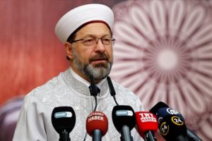 Erbaş: &Ccedil;ocuklarımızın g&ouml;n&uuml;llerini fethetmeye gayret edelim