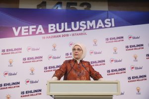 Emine Erdoğan Vefa Buluşmasında G&ouml;n&uuml;l Dostlarıyla bir araya geldi