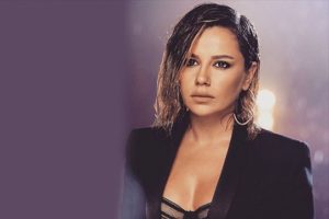 Merve &Ouml;zbey 'hayırsız evlat' iddialarına sessiz kalmadı