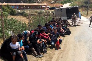 Yayladağı'nda 40 ka&ccedil;ak g&ouml;&ccedil;men yakalandı