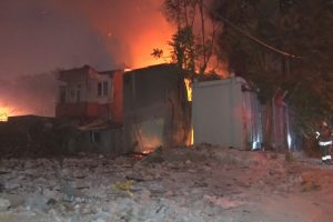 Fatih'te gecekondu yangını: 1 &ouml;l&uuml;, 1 yaralı