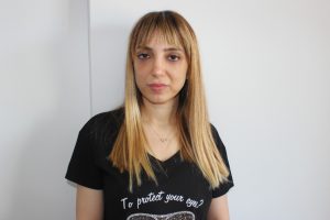Estetik yaptıran kadının y&uuml;z&uuml; tanınmaz hale geldi