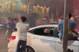 Asker uğurlayan gen&ccedil;ler ortalığı birbirine kattı