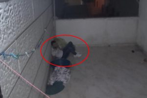 Polisten ka&ccedil;maya &ccedil;alışırken bacağını kırdı