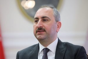 Bakan G&uuml;l'den Genelkurmay &ccedil;atı davası kararına yorum
