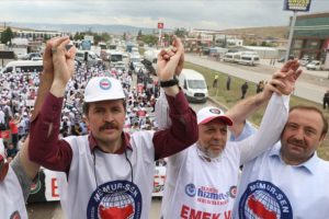Memur-Sen'den 'Emek ve Adalet Y&uuml;r&uuml;y&uuml;ş&uuml;'ne destek