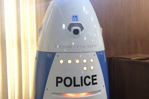 ABD'de yumurta şeklindeki robot polis devriye gezdi