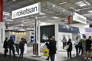 Roketsan'ın mikro uydu fırlatma aracı ilk kez yurt dışında tanıtıldı