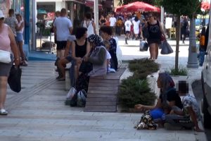 Kadınlara &ccedil;ocuklarla dilenmeme taahh&uuml;tnamesi imzalatıldı