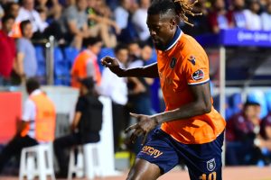 Başakşehir, Adebayor ile yollarını ayırdı