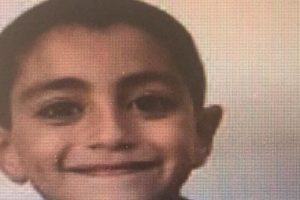 Başı ağrıyan &ccedil;ocuk hastane yolunda &ouml;ld&uuml;