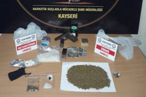 Uyuşturucu operasyonuna 12 g&ouml;zaltı