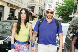 Sinan Ak&ccedil;ıl'dan para &uuml;st&uuml; g&ouml;ndermesi