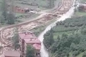 Yeşilyurt'ta da sel b&ouml;yle gelmiş