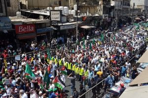 &Uuml;rd&uuml;n halkı "Y&uuml;zyılın Anlaşması" planını protesto etti