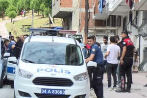 Kolları ve bacakları bağlanmış 6 kişiyi polis kurtardı